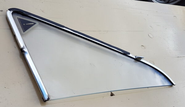 Dreieckfenster Ausstellfenster Glas BMW 1602 1802 2002 51321803801 – Bild 3