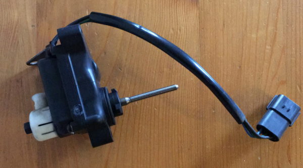 Stellmotor Leuchtweitenregulierung LWR Mazda 121 DB DB04-51-220 – Bild 2