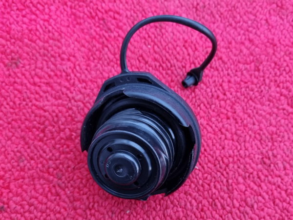 Tankdeckel VW Golf 2 3 4 Passat Polo Audi A4 A6 Tankverschluss – Bild 5