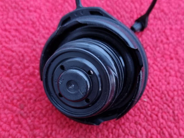 Tankdeckel VW Golf 2 3 4 Passat Polo Audi A4 A6 Tankverschluss – Bild 4
