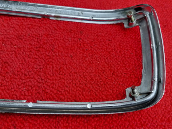 Rahmen Rücklicht rechts Rückleuchte BMW 1602 2002 E10 1974 63211356940 – Bild 5