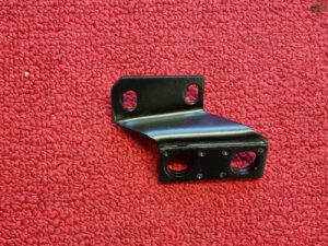 Auspuffhalterung Getriebe BMW 1602 1802 2002 E10 u E12 18211101322