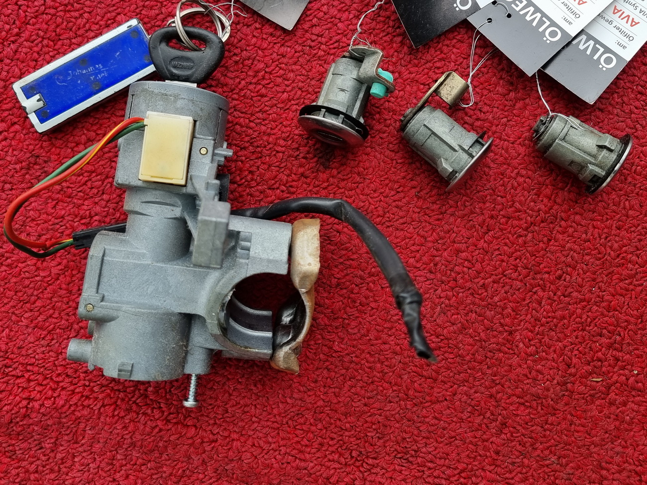 Schließzylinder Gleichschließung 4 Zylinder 1 Schlüssel Mazda 121 DB 90-95 – Bild 2