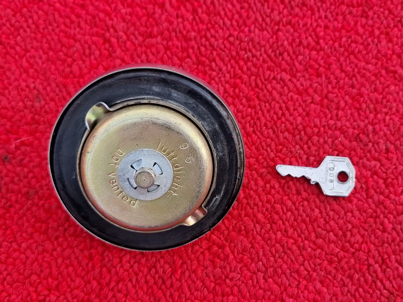 Tankdeckel Tankverschluss abschließbar BMW 1502 1602 1802 2002 E10 16111103603 – Bild 6