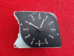 Uhr Zeituhr Kombiinstrument BMW 1602 1802 2002 E10 -73 62131353406