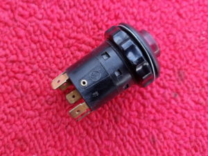 Warnblinkschalter BMW 1602 2002 tii Schalter Warnblinker E10 61 31 1 353 428