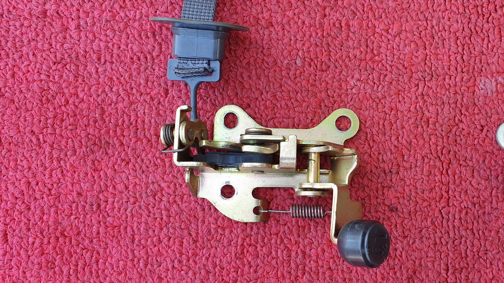 Verriegelung Sitzbank Mazda 121 DB Rückenlehne Rücksitzbank – Bild 6